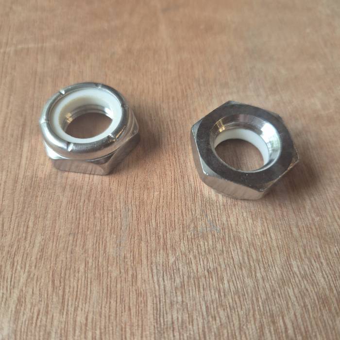 Nut 90101A038