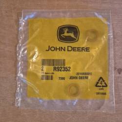 John Deere R92352
