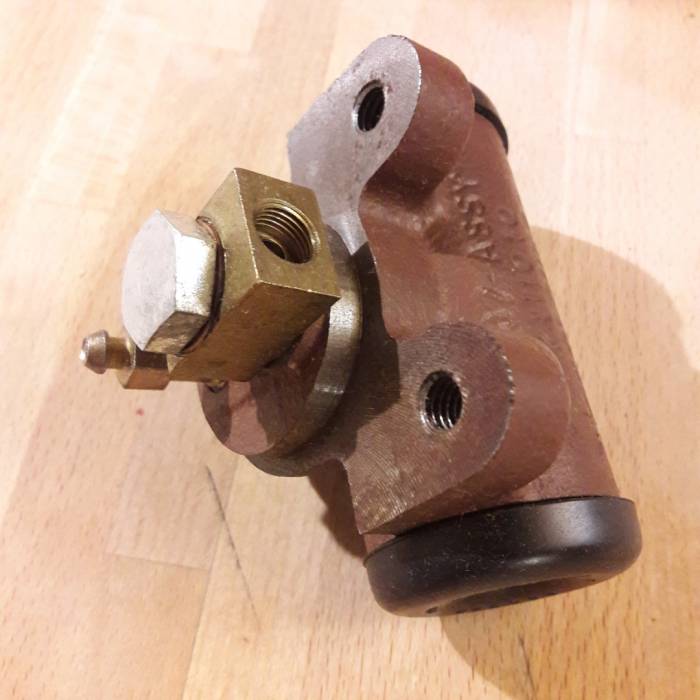 Wheel cylinder M35A2 74110110 7348976